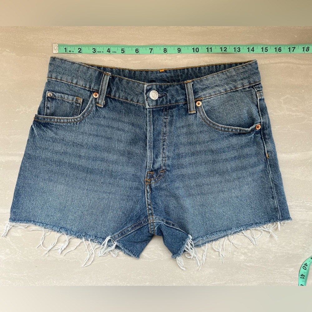 H&M Blue Jean Shorts 90’S BoyFriend with Frayed Hem 35%Cotton - Picture 8 of 14